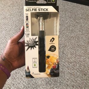 Travelocity Connect & Shoot Selfie Stick